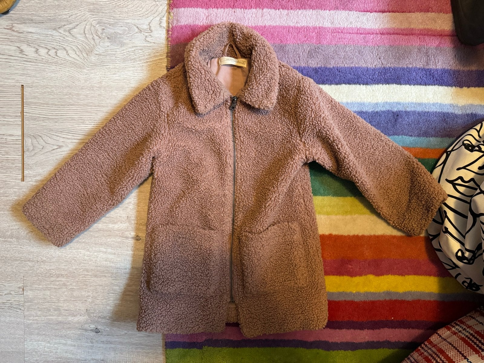 Roze Mango tussenjas teddy maat 116 (4-5 jaar), Kinderen en Baby's, Kinderkleding | Maat 116, Ophalen, Zo goed als nieuw, Meisje