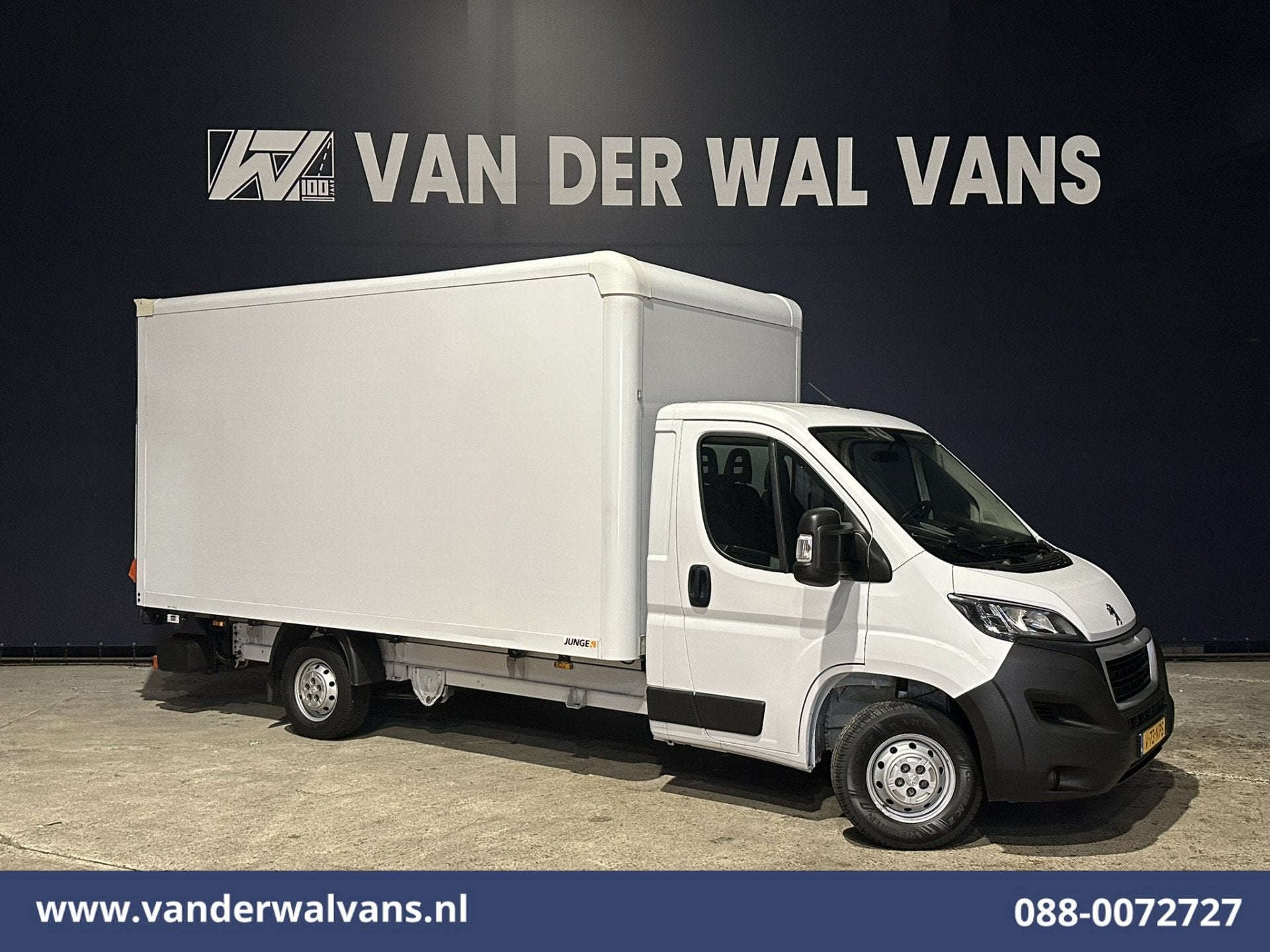 Peugeot Boxer 2.2 BlueHDi 141pk Bakwagen 436cm Lang Laadklep, Voorwielaandrijving, Stof, Gebruikt, 4 cilinders