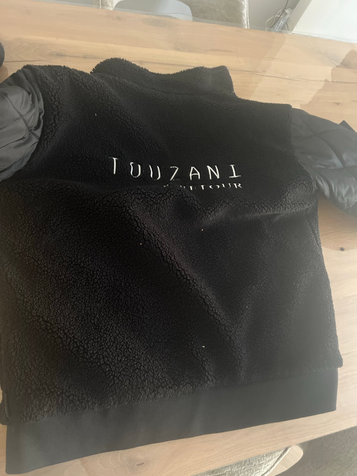 TUIZANI Zwarte Teddy Jas met Gewatteerde Mouwen, Ophalen of Verzenden, Zo goed als nieuw, Overige maten, Zwart
