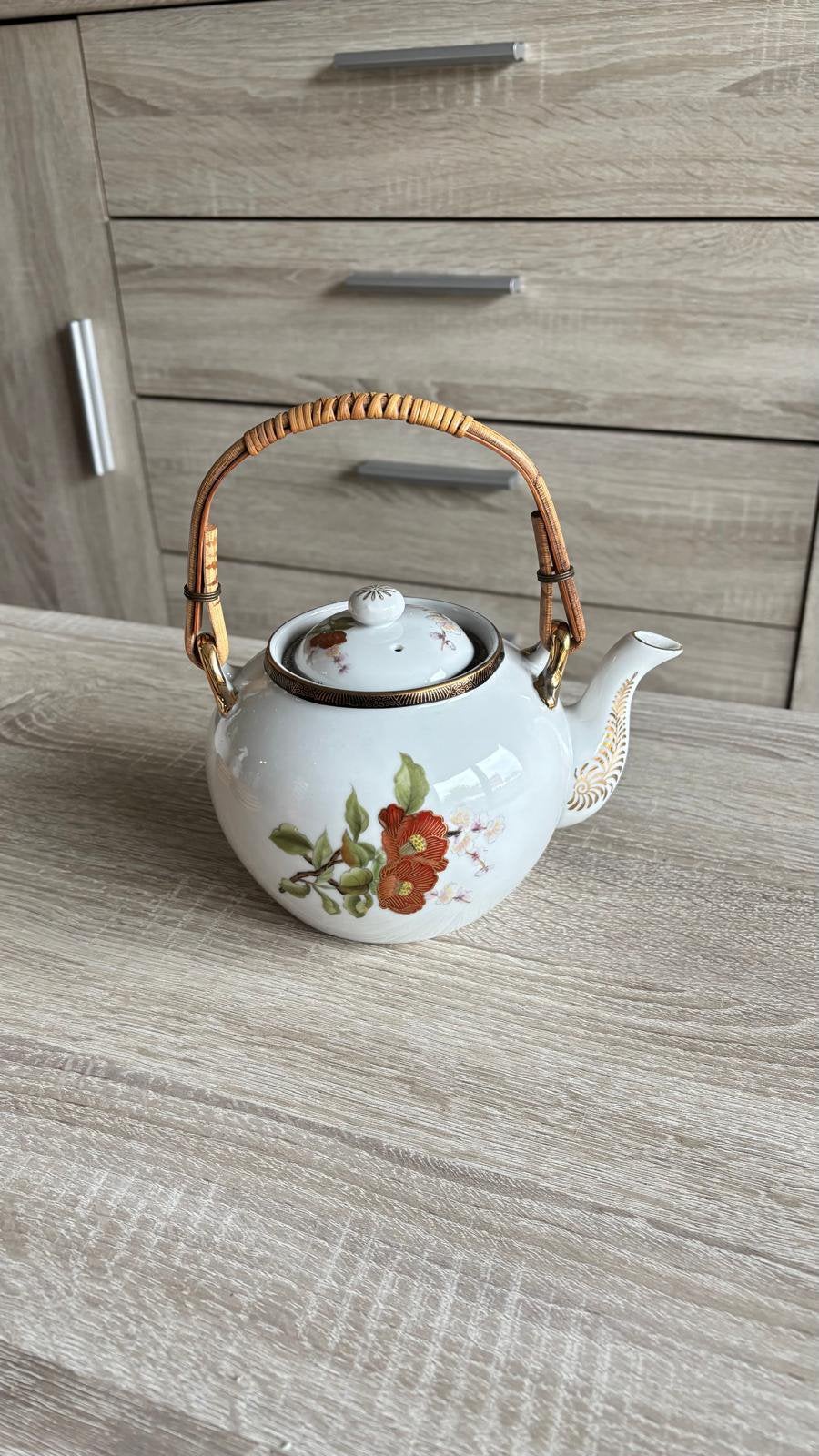 Antieke theepot, Ophalen
