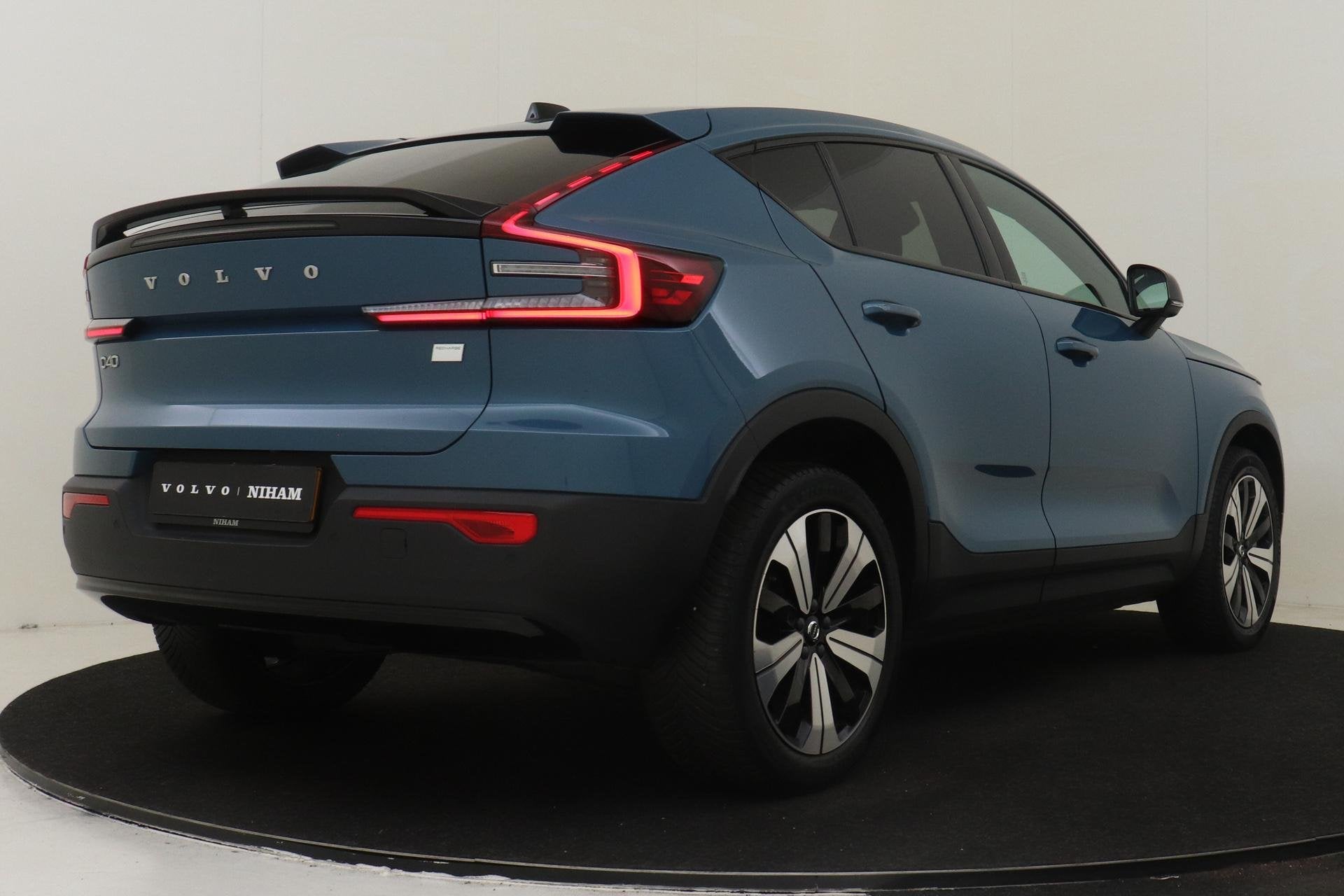 Volvo C40 RECHARGE ULTIMATE 69 kWh -PANO.DAK|HARMAN/KARDON|3, 12 maanden, Automatische klimaatregeling, Gebruikt, Blauw