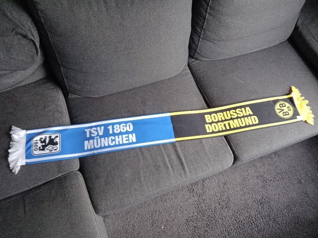 TSV 1860 München-Borussia Dortmund DFB-Pokal Sjaal 2022/2023, Ophalen of Verzenden, Nieuw, Buitenlandse clubs, Vaantje of Sjaal