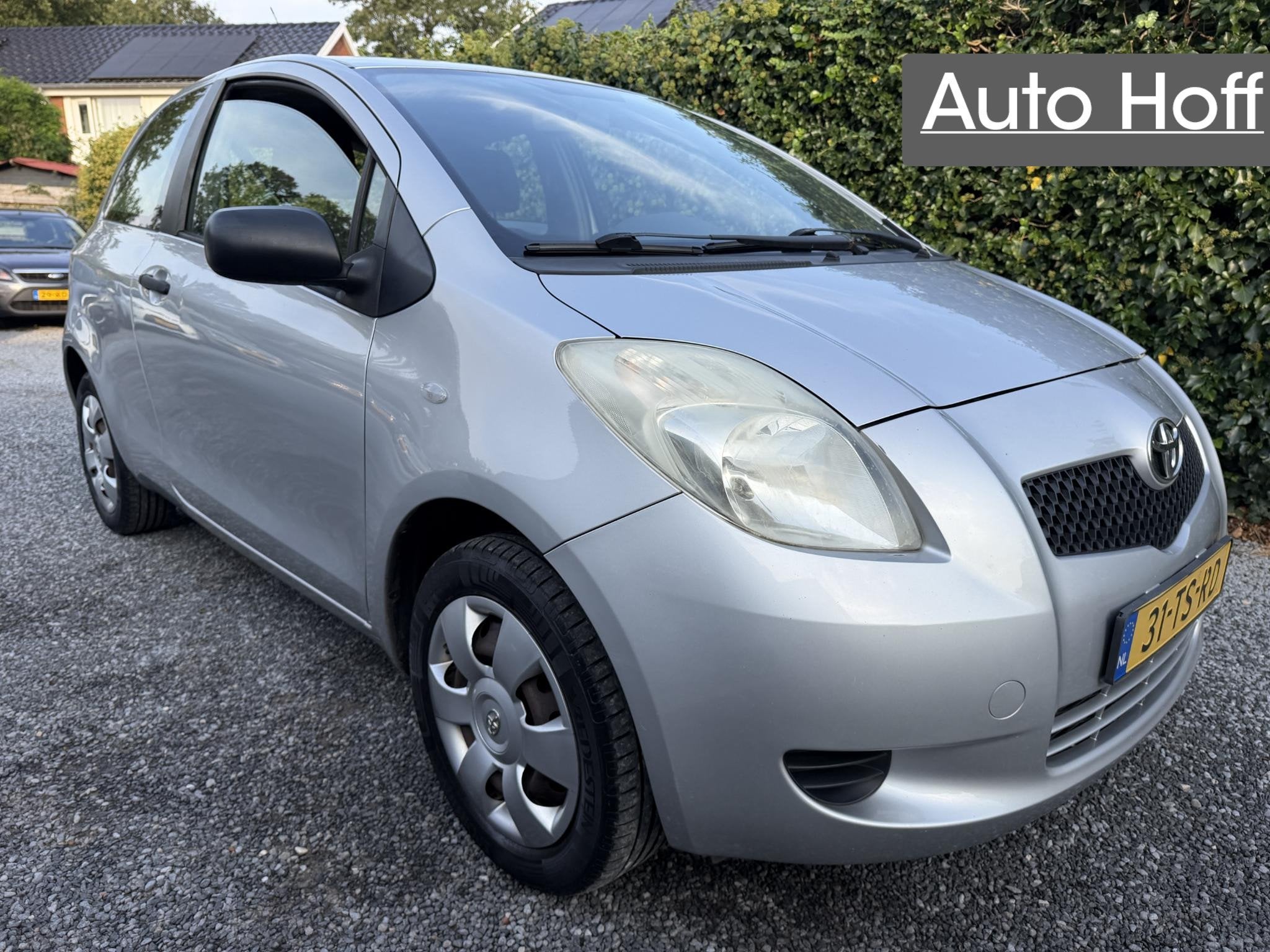 Toyota Yaris 1.0 VVTi Terra | Elekt. Ramen | Radio / CD | St, Voorwielaandrijving, 750 kg, Origineel Nederlands, Bedrijf