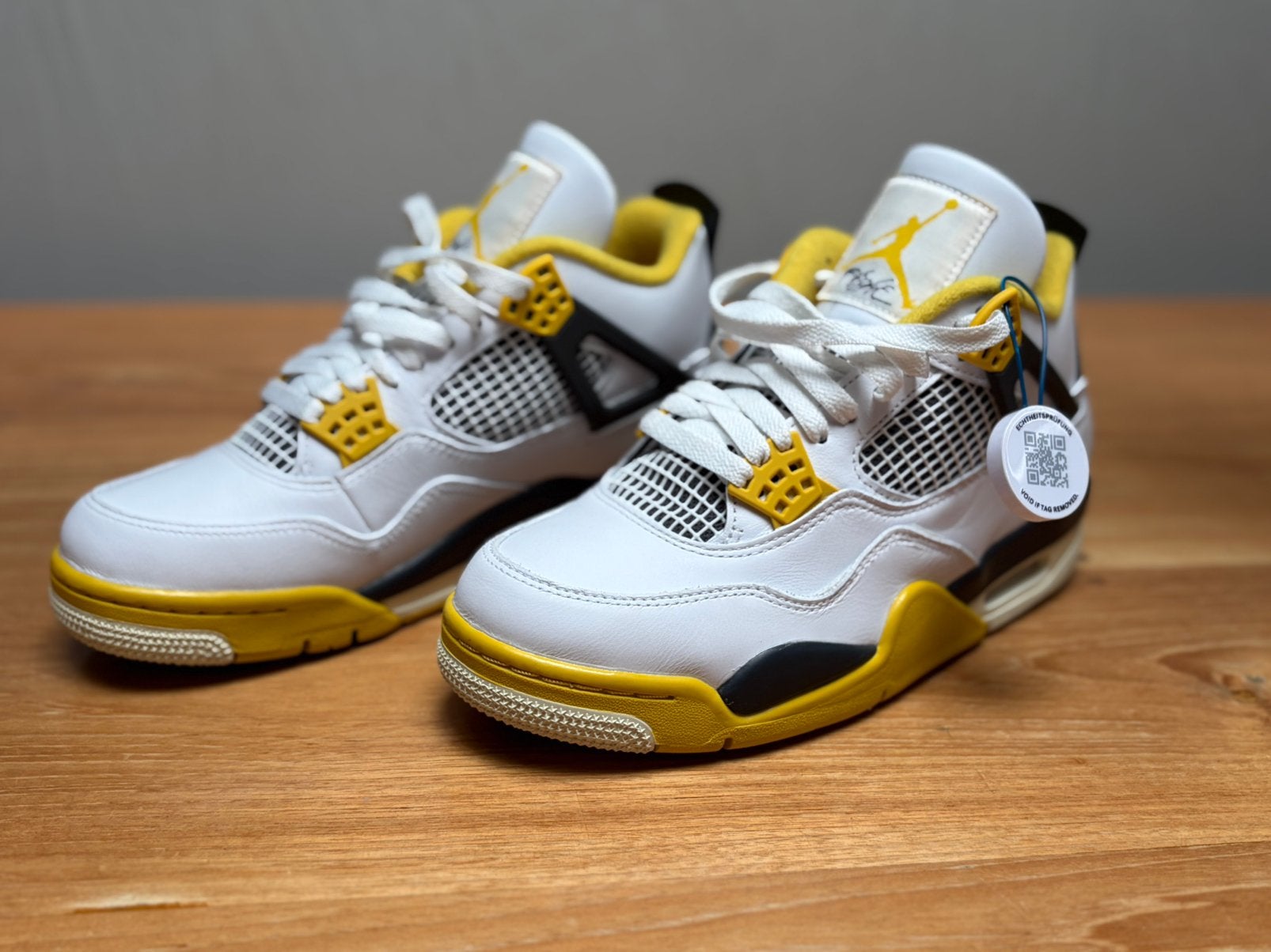 Jordan 4 | vivid sulfur | maat: 40/8.5 | Mint, Kleding | Heren, Schoenen, Wit, Nieuw, Ophalen of Verzenden, Sneakers of Gympen