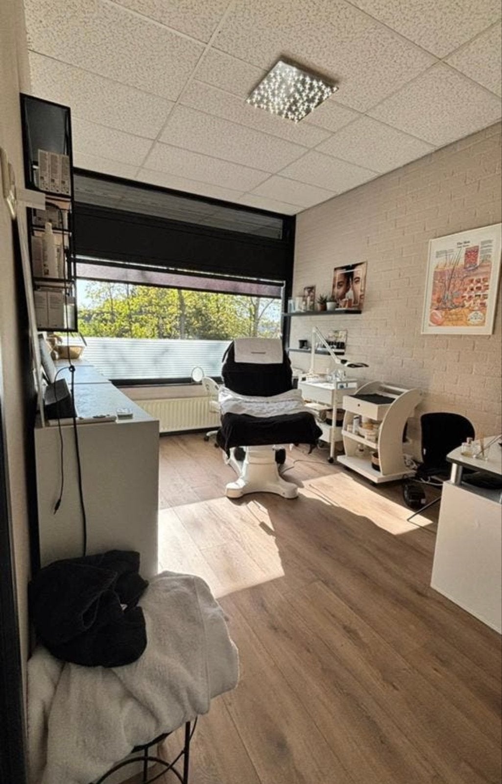 Praktijkruimte, salon, kantoor beschikbaar prive gebruik, Ophalen, Nieuw, Overige typen