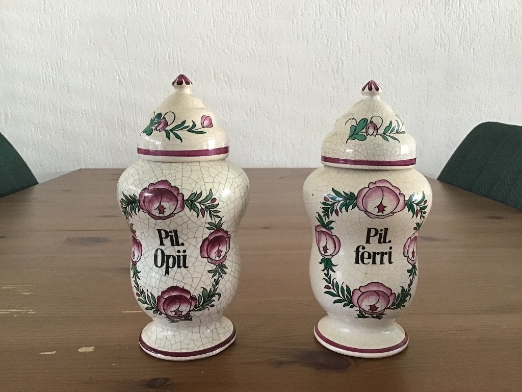 Antieke apothekerspotjes, Ophalen