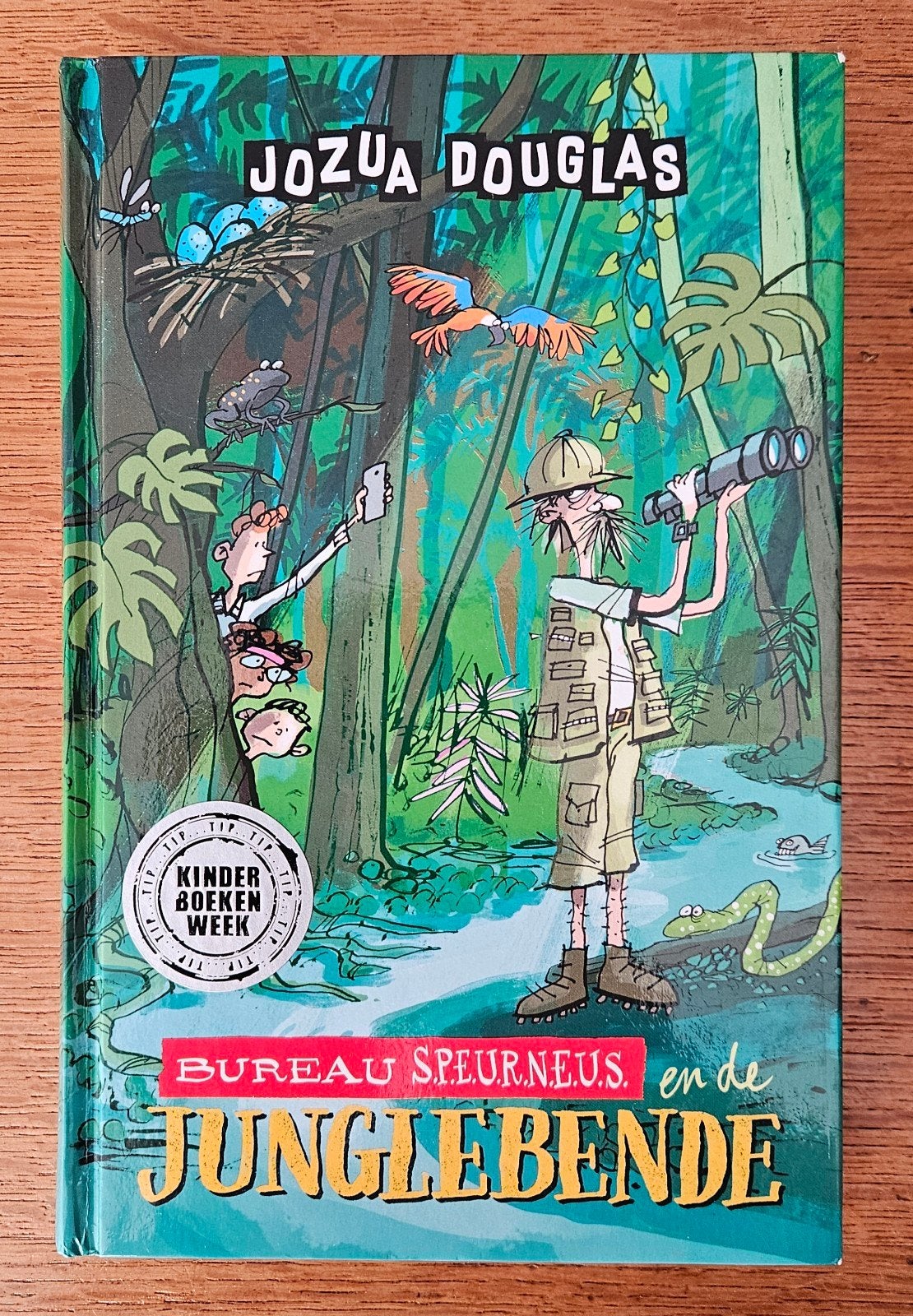Jozua Douglas - Bureau Speurneus boeken (2 stuks), Ophalen of Verzenden, Zo goed als nieuw, Jozua Douglas, Fictie