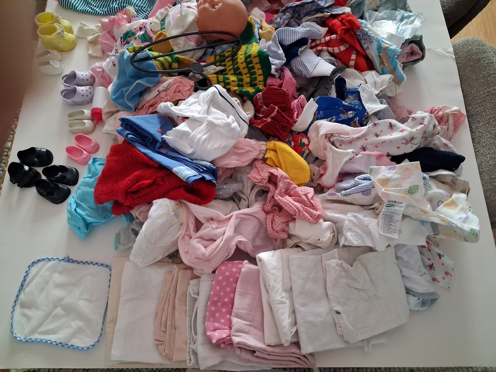 Grote partij poppenkleding en accessoires, Ophalen of Verzenden, Gebruikt, Onbekend, Meisje