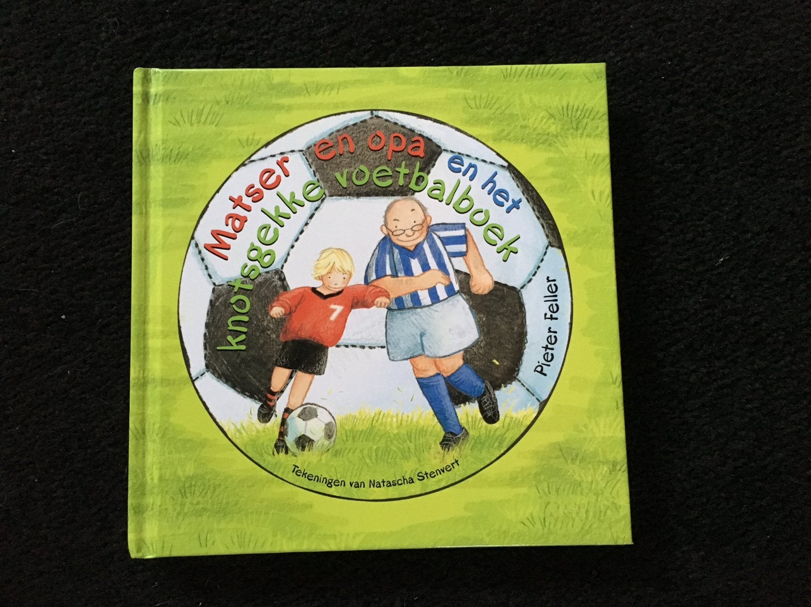 Matser en opa en het knotsgekke voetbalboek - Pieter F, Ophalen of Verzenden, Gelezen, Fictie algemeen