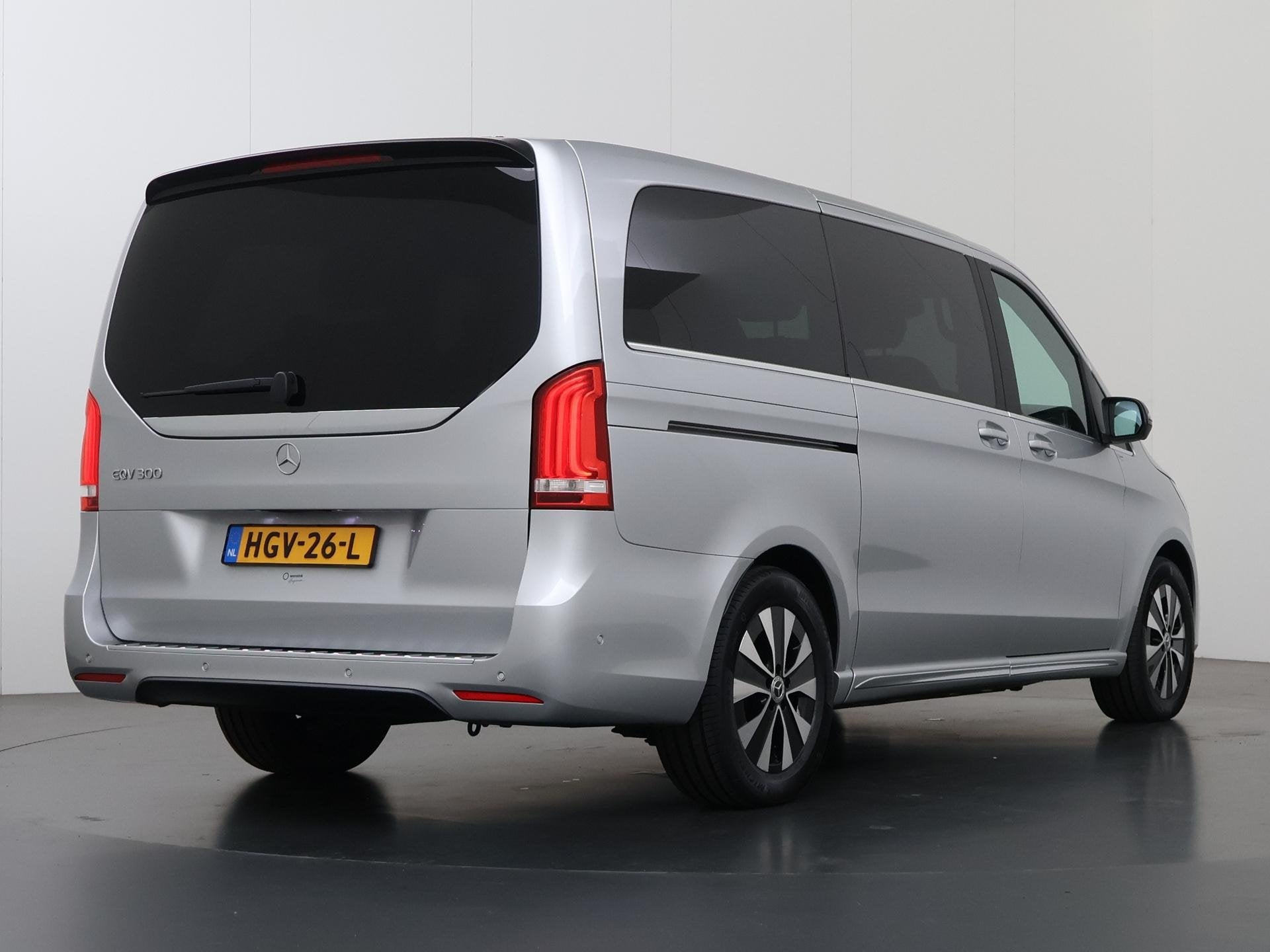 Mercedes-Benz EQV 300 L2 | 7-ZITS | BUSINESS SOLUTION LIMITE, Auto's, Stof, Gebruikt, Zwart, 2535 kg