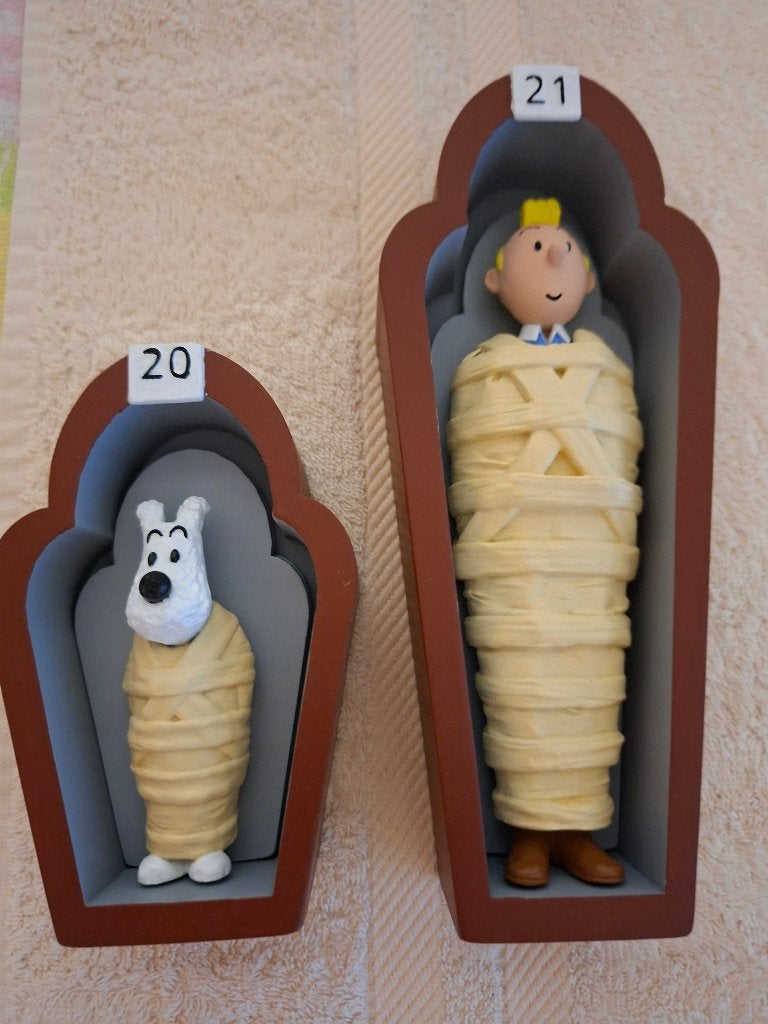 Kuifje en Bobbie in de sarcofaag 20cm. handgeschilderd, Ophalen of Verzenden, Kuifje, Nieuw, Beeldje of Figuurtje