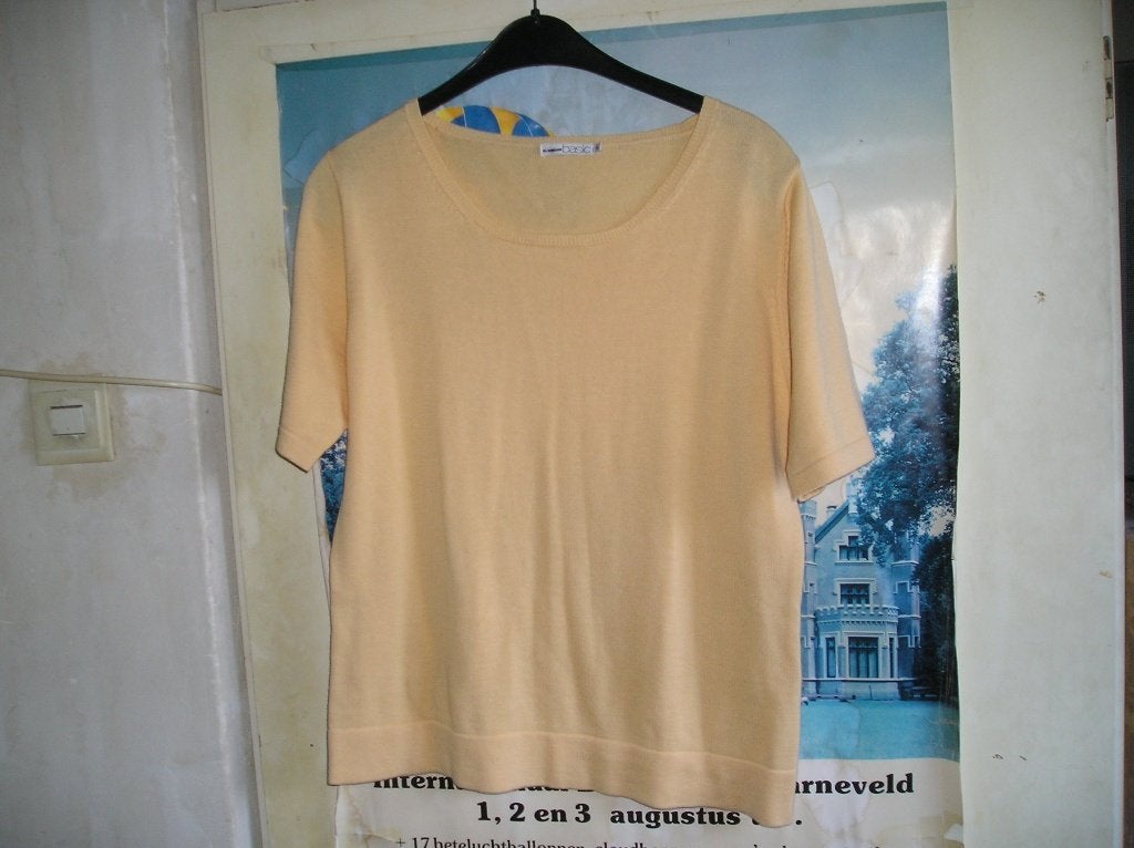 Dameskleding: Gele trui, mt L van de Bijenkorf, Ophalen of Verzenden, Zo goed als nieuw, Maat 42/44 (L), Geel