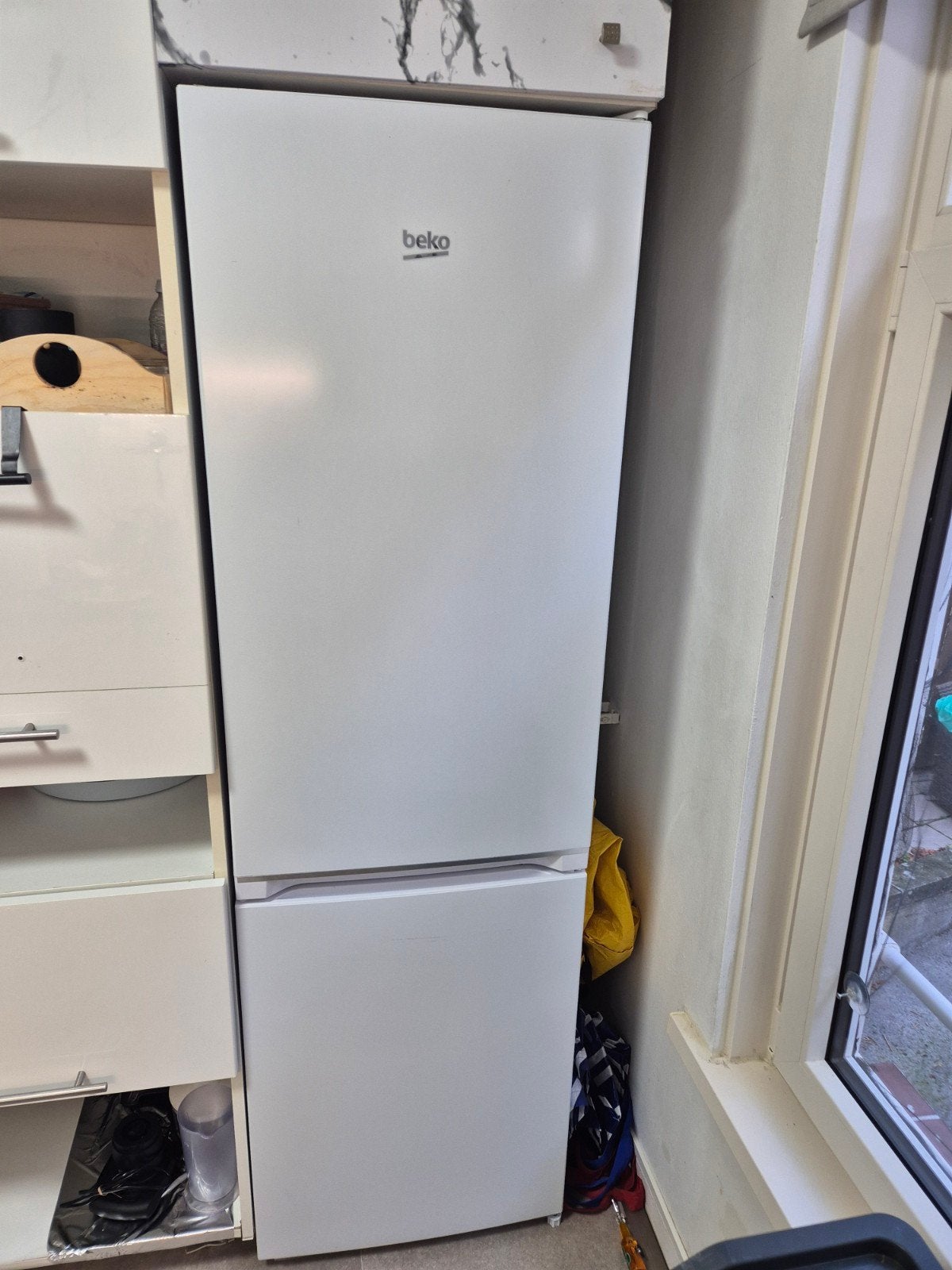 beko koelkast  een week gebruikt met 2 jaar garantie, Ophalen, 200 liter of meer, Met aparte vriezer, 160 cm of meer