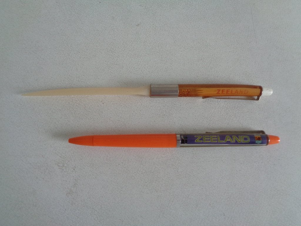 2 Souvenir pennen Zeeland., Verzamelen, Overige Verzamelen, Ophalen of Verzenden
