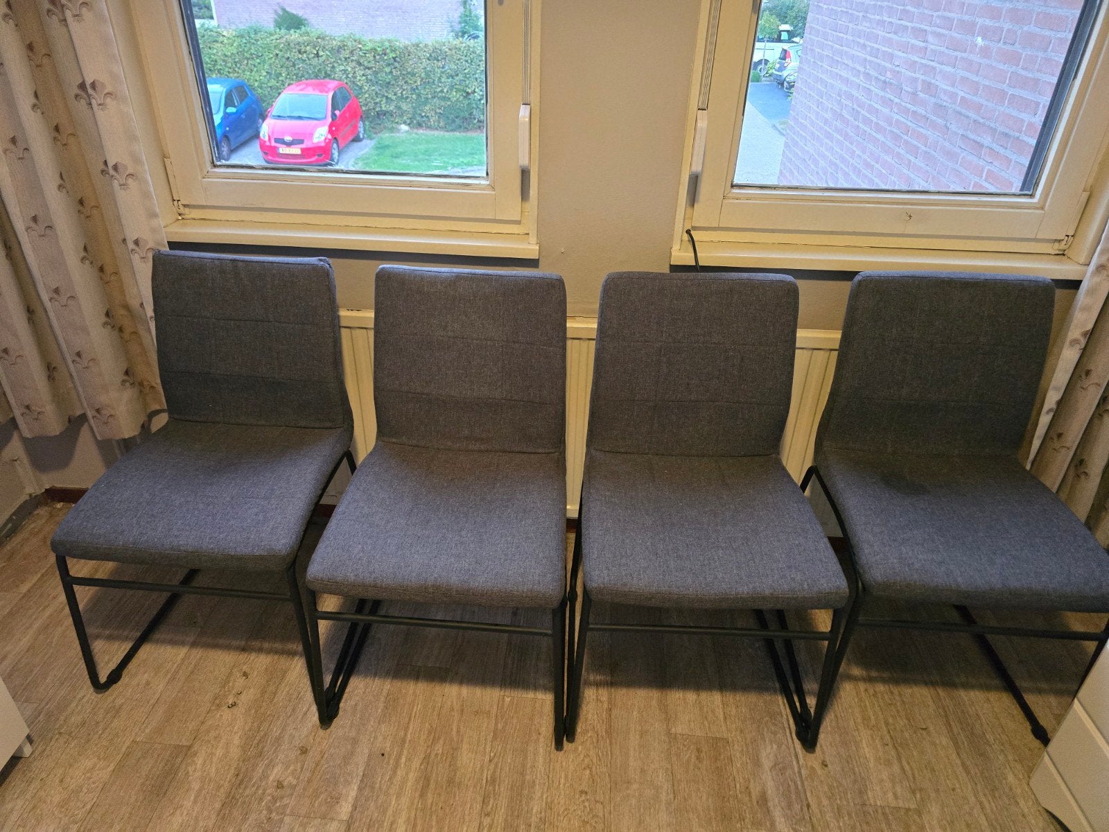 4 stoelen, Huis en Inrichting, Ophalen, Gebruikt, Grijs, Vier