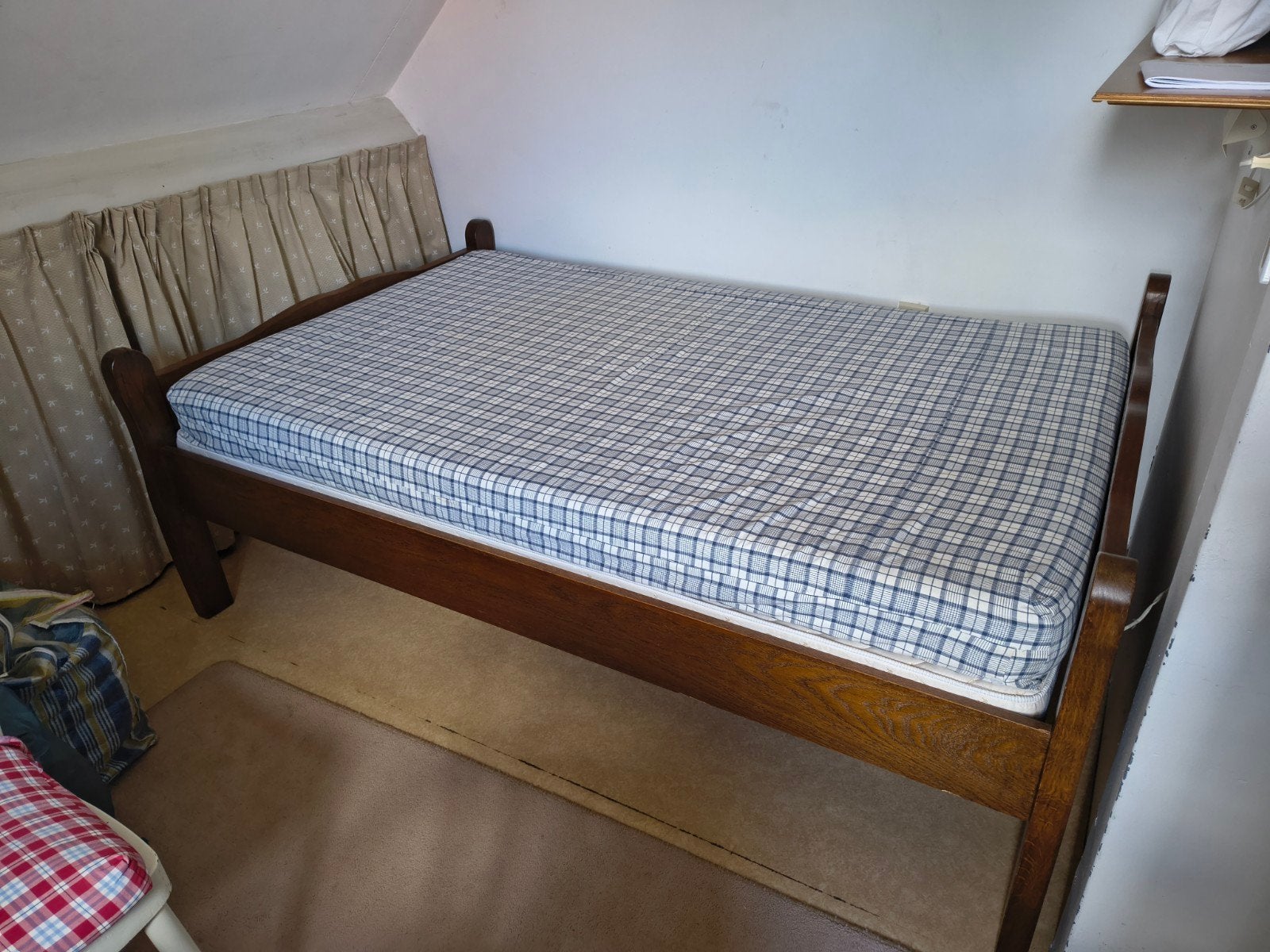 1,5 persoonsbed (twijfelelaar), massief eikenhout, Ophalen, Zo goed als nieuw, Eenpersoons, Hout