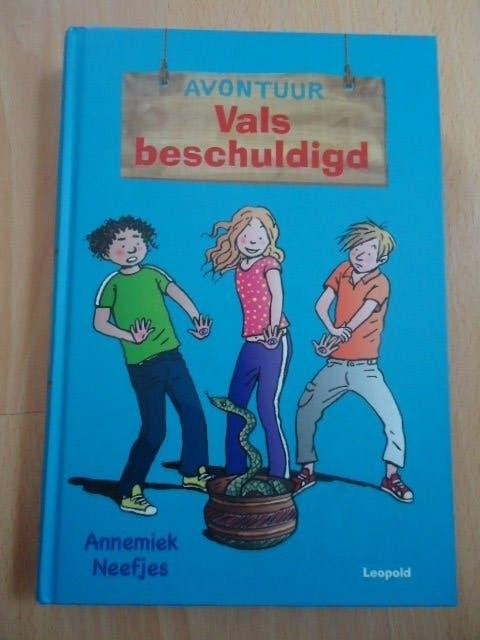 Vals beschuldigd, Annemiek Neefjes, Ophalen of Verzenden, Zo goed als nieuw, Fictie algemeen