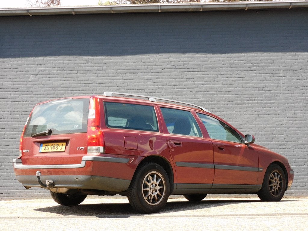 Volvo V70 2.4 Comfort Line DEALER ONDERHOUDEN! RIJD PERFECT!, Auto's, Oldtimers, Stof, Zwart, 11 km/l, 2435 cc