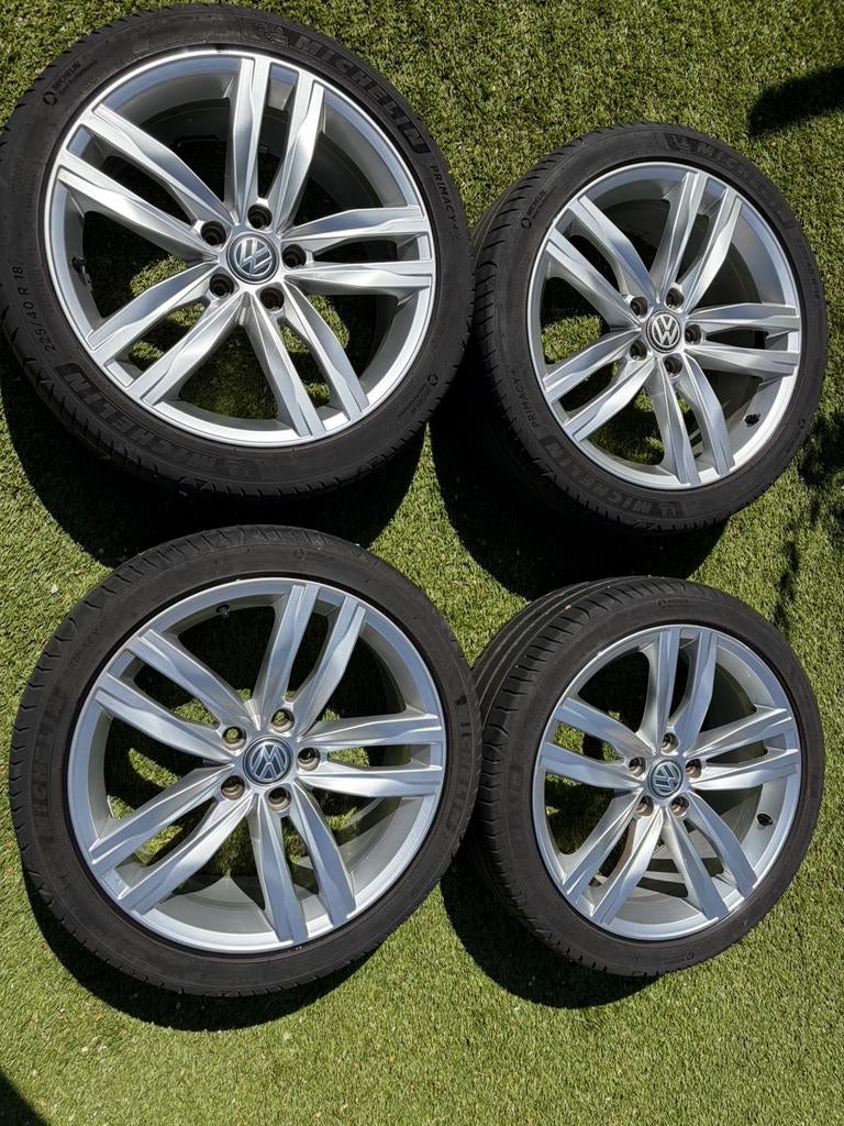 Volkswagen Durban 18 inch sportieve wielen mer zomerbanden, Ophalen, 18 inch, Banden en Velgen, Zomerbanden