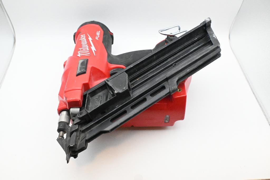 Milwaukee M18 FFN21-0C Fuel Accu-Constructietacker / Tacker, Ophalen of Verzenden, Zo goed als nieuw, X, Info@buy-sell.nl