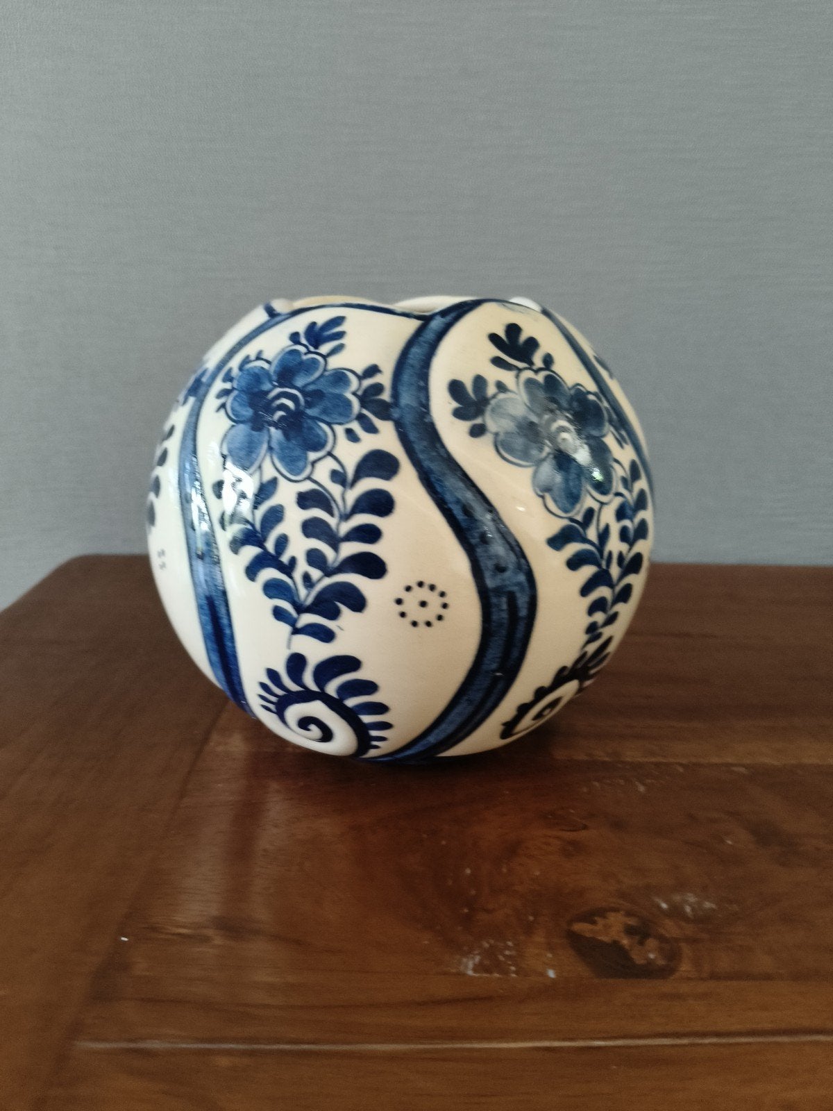 Delfts Blauw Vaasje - Handgeschilderd Bloemmotief, Ophalen of Verzenden