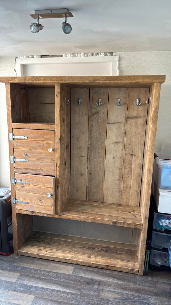 Massief houten garderobe kast., Ophalen, Zo goed als nieuw