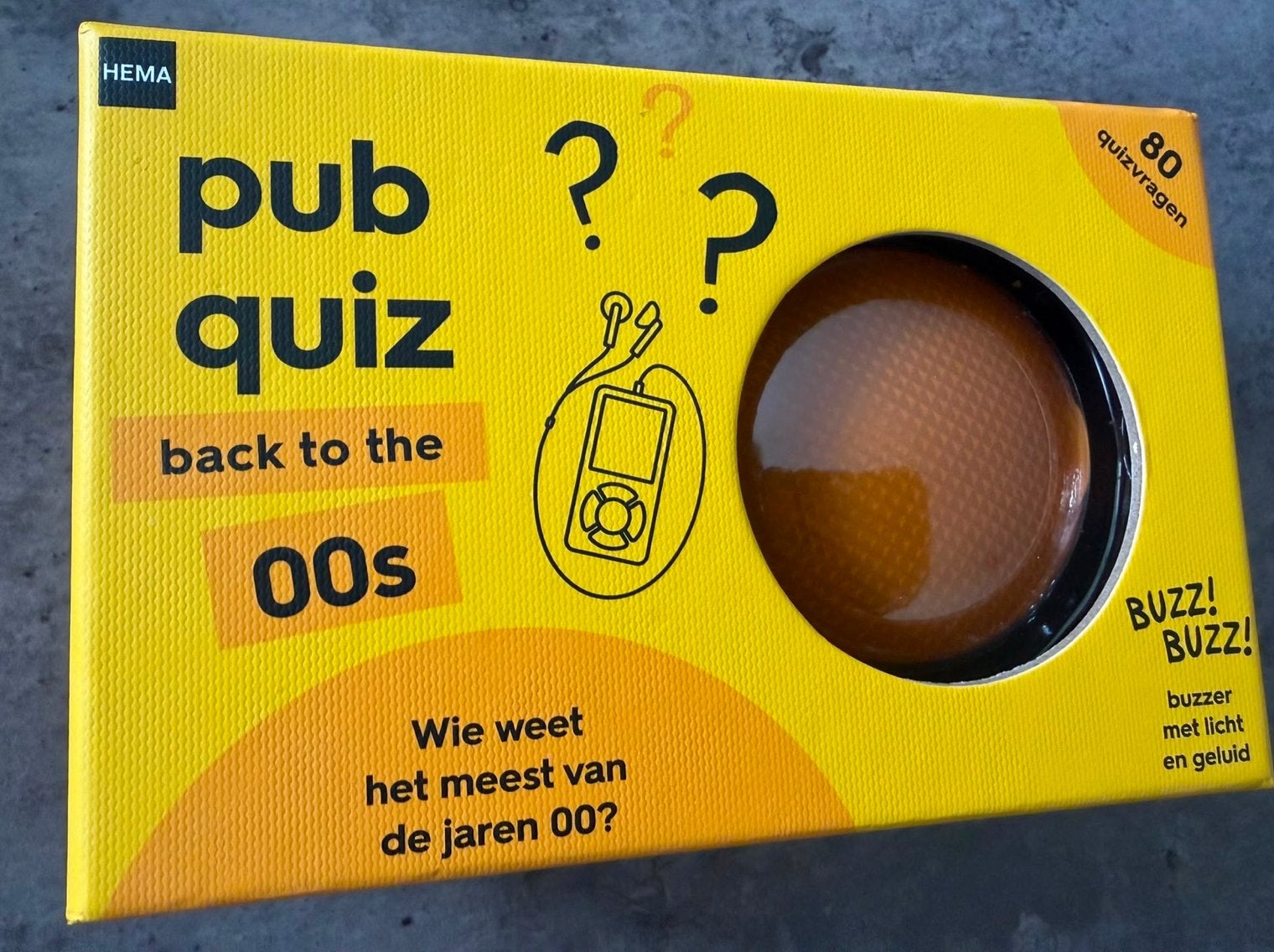 Hema Pubquiz Back to the 00s met buzzer, Drie of vier spelers, Ophalen, Zo goed als nieuw