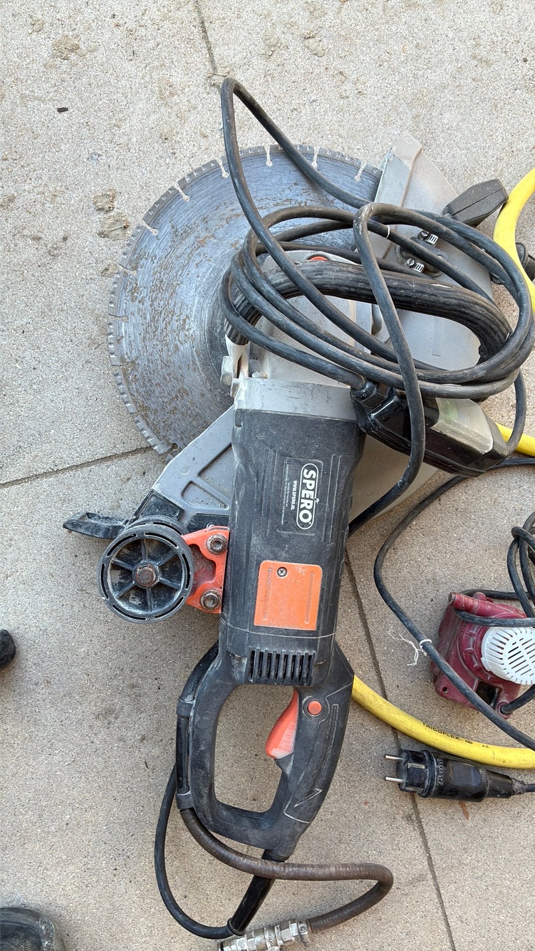 Spero muurslijper of tegels met wateraansluiting eof pompje, Ophalen, Zo goed als nieuw, Minder dan 700 watt, Haakse handslijpmachine