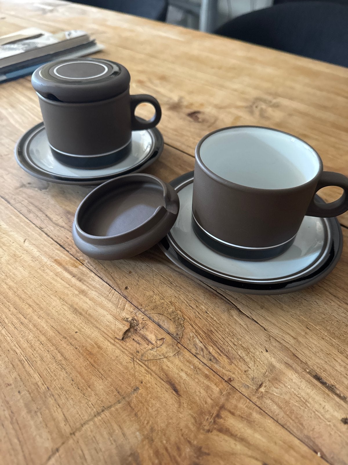 Vintage Hornsea Contrast kopjes met schotels en deksels, Antiek en Kunst, Ophalen of Verzenden