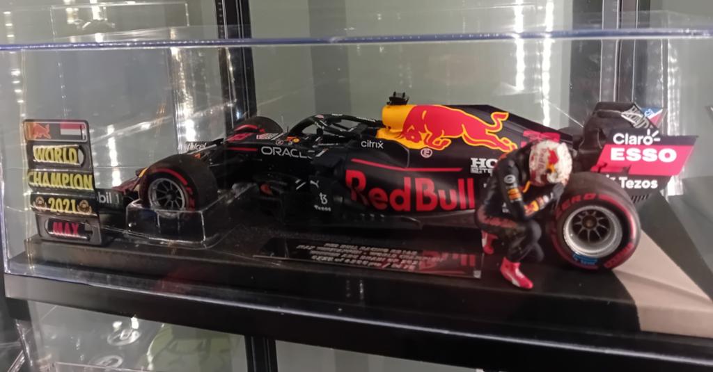 Max Verstappen 1/18 world champion 2021, Ophalen of Verzenden, Zo goed als nieuw, Formule 1