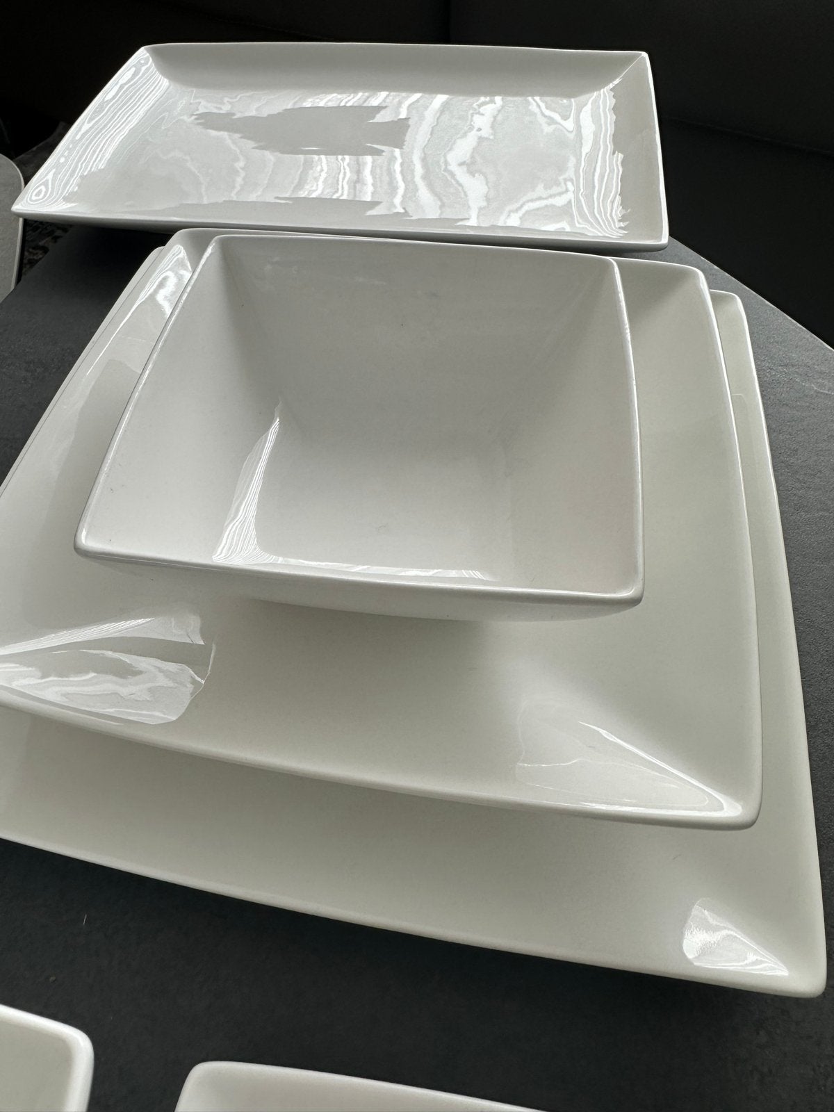 Yong Servies - Vierkante Borden en Schalen - Wit, Ophalen of Verzenden, Zo goed als nieuw, Bord(en), Modern