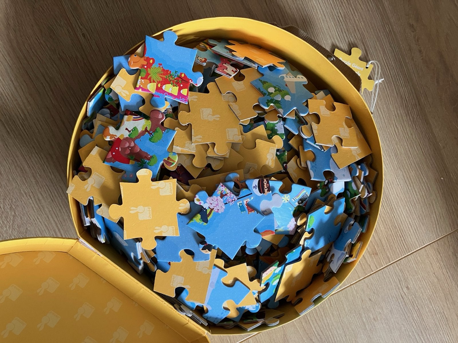 Janod Reuzenpuzzel Wereldkaart 300 stukjes, Hobby en Vrije tijd, Ophalen of Verzenden, 500 t/m 1500 stukjes, Zo goed als nieuw