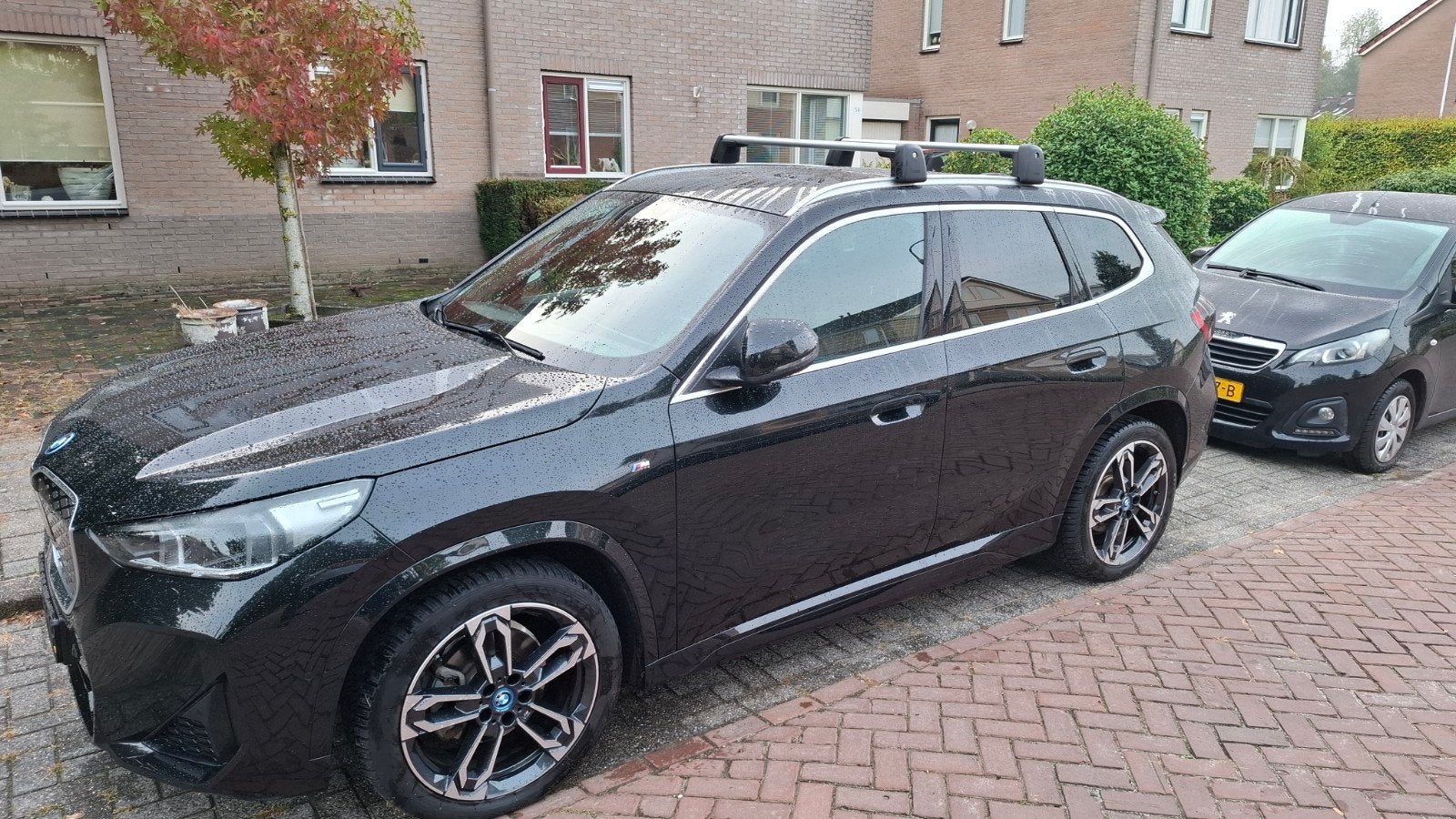 Originele BMW (i)X1 dakdragers, afsluitbaar