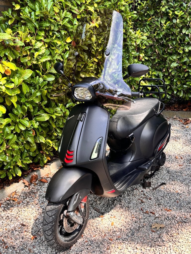 Vespa Sprint S 50 4T 2021 |  8734 km | mat zwart | €3.350,-, Ophalen, Maximaal 45 km/u, Vespa S, Zo goed als nieuw