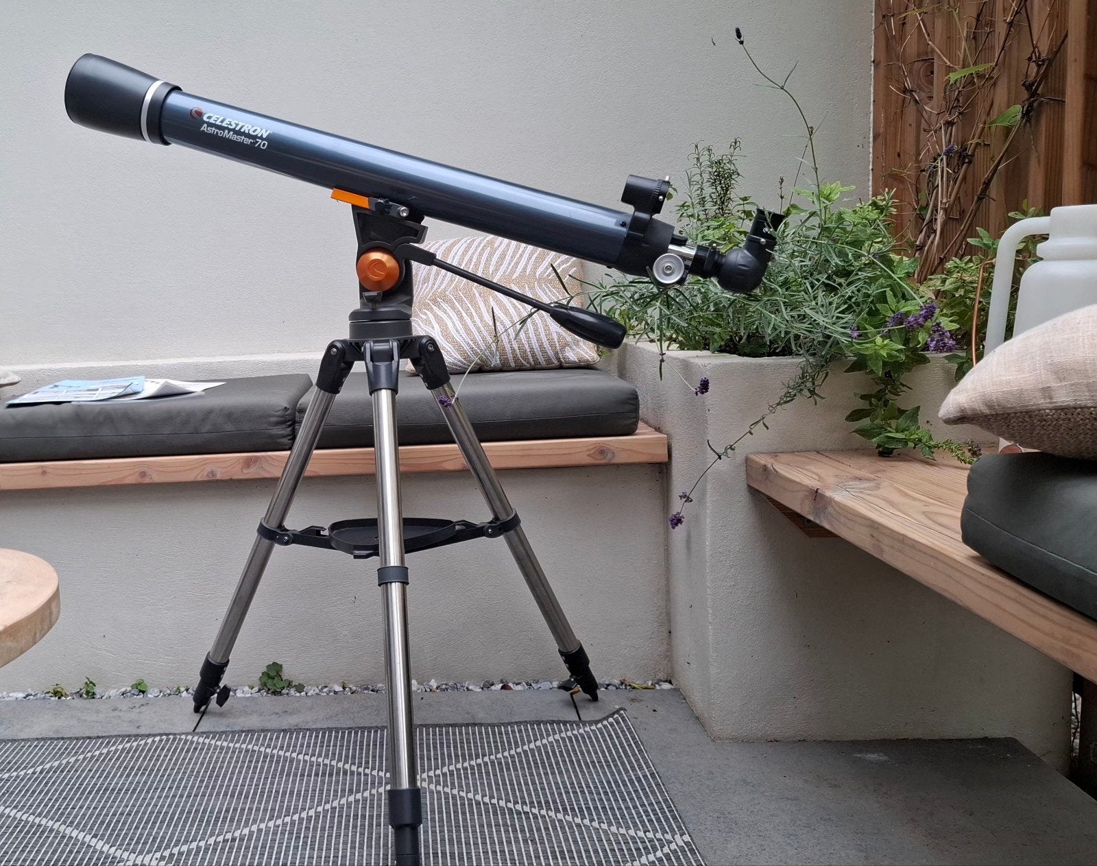 Celestron AstroMaster 70 Sterrenkijker met Statief, Audio, Tv en Foto, Lenzentelescoop (refractor), Met statief, Ophalen of Verzenden