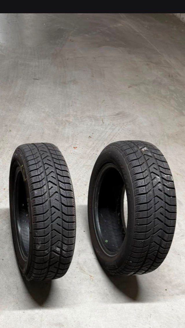 2 x Pirelli Winterbanden 175/65 R15 Snowcontrol 6 mm!, Auto-onderdelen, Banden en Velgen, Ophalen, Gebruikt, 15 inch, 175 mm