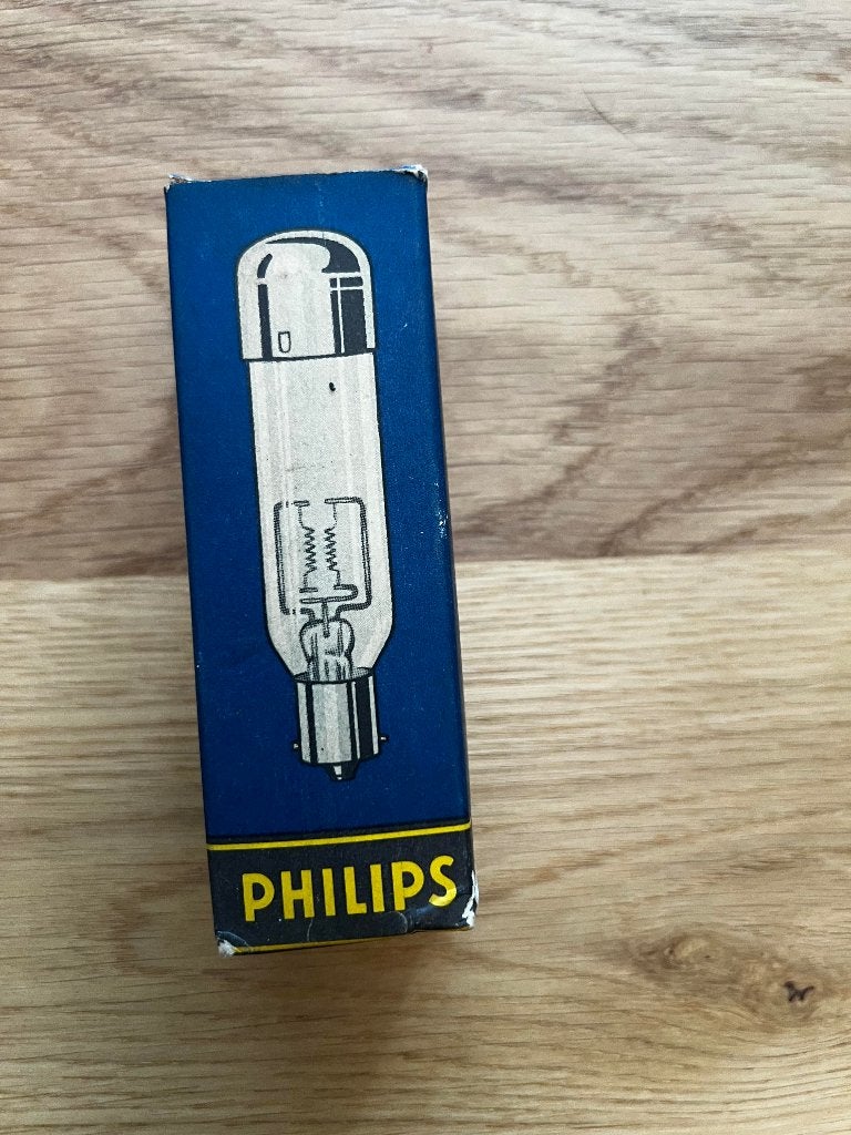 philips vintage projectorlamp 130V 300W BA155, Verzamelen, Fotografica en Filmapparatuur, Ophalen of Verzenden, 1960 tot 1980