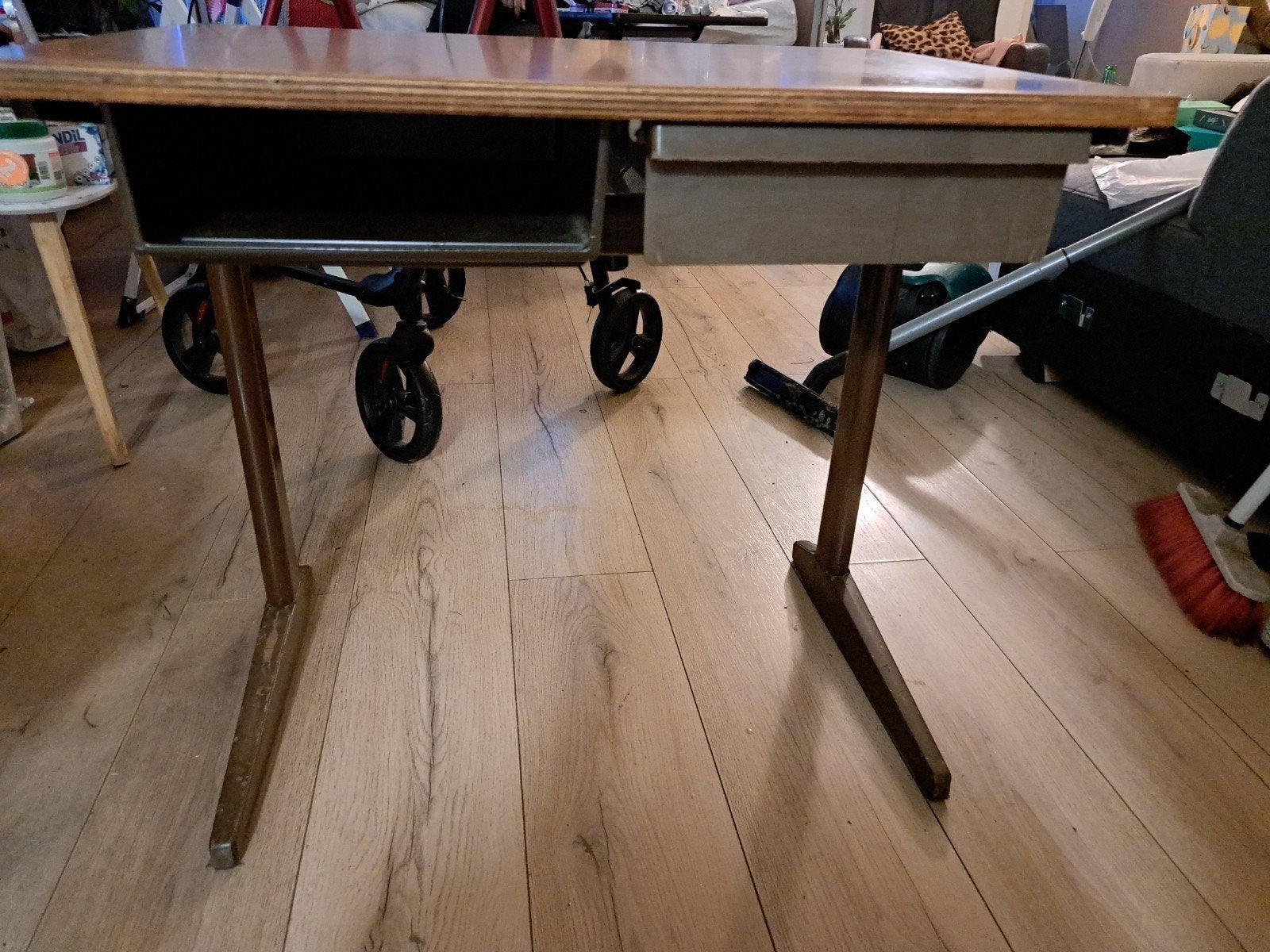 Vintage bijzettafel met lade - Hout, 45 tot 60 cm, Gebruikt, 75 cm of meer, Rechthoekig
