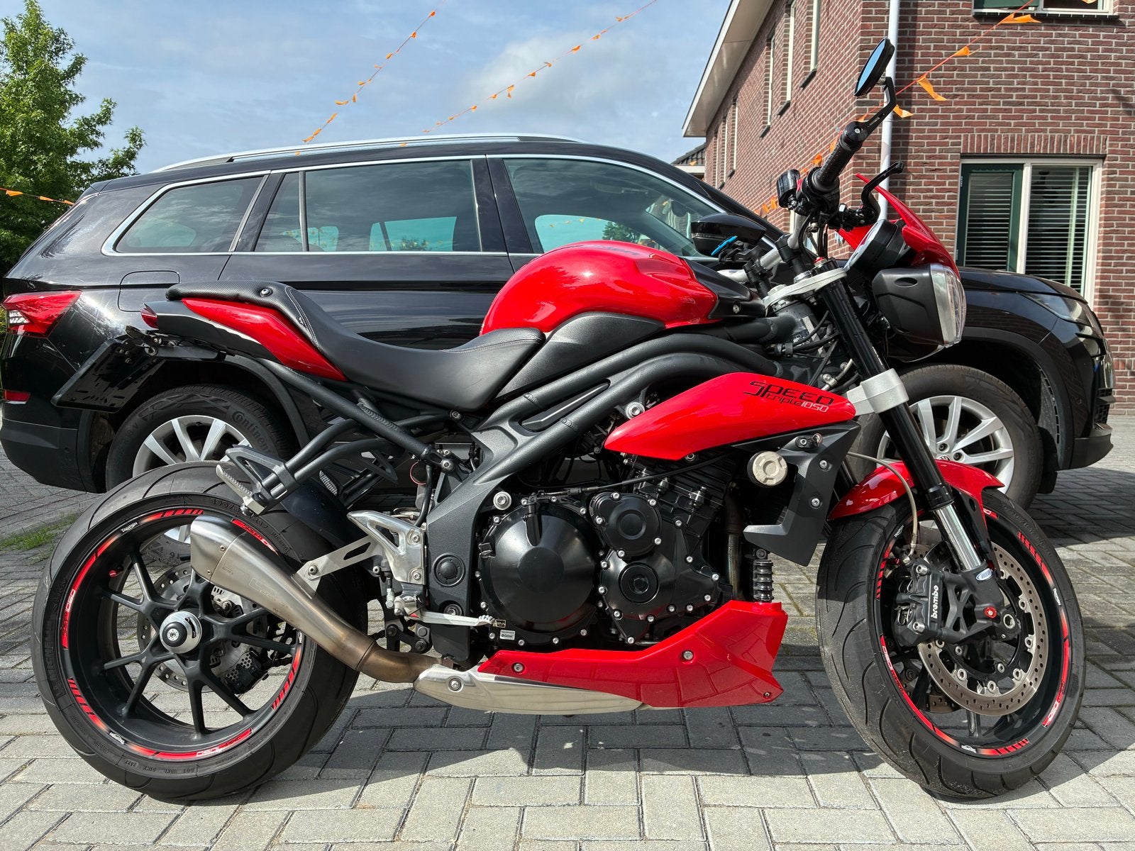 Triumph Speed Triple 1050 uit 2011 met ABS- Zeer nette staat, Occasion, Motorrijbewijs A, 3 cilinders, Particulier