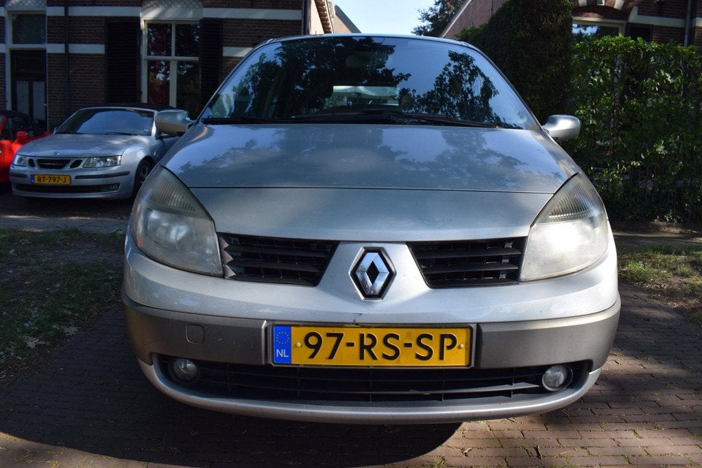 Renault Grand Scénic 2.0-16V Expression Luxe, Auto's, Renault, 1998 cc, Zwart, 4 cilinders, 650 kg