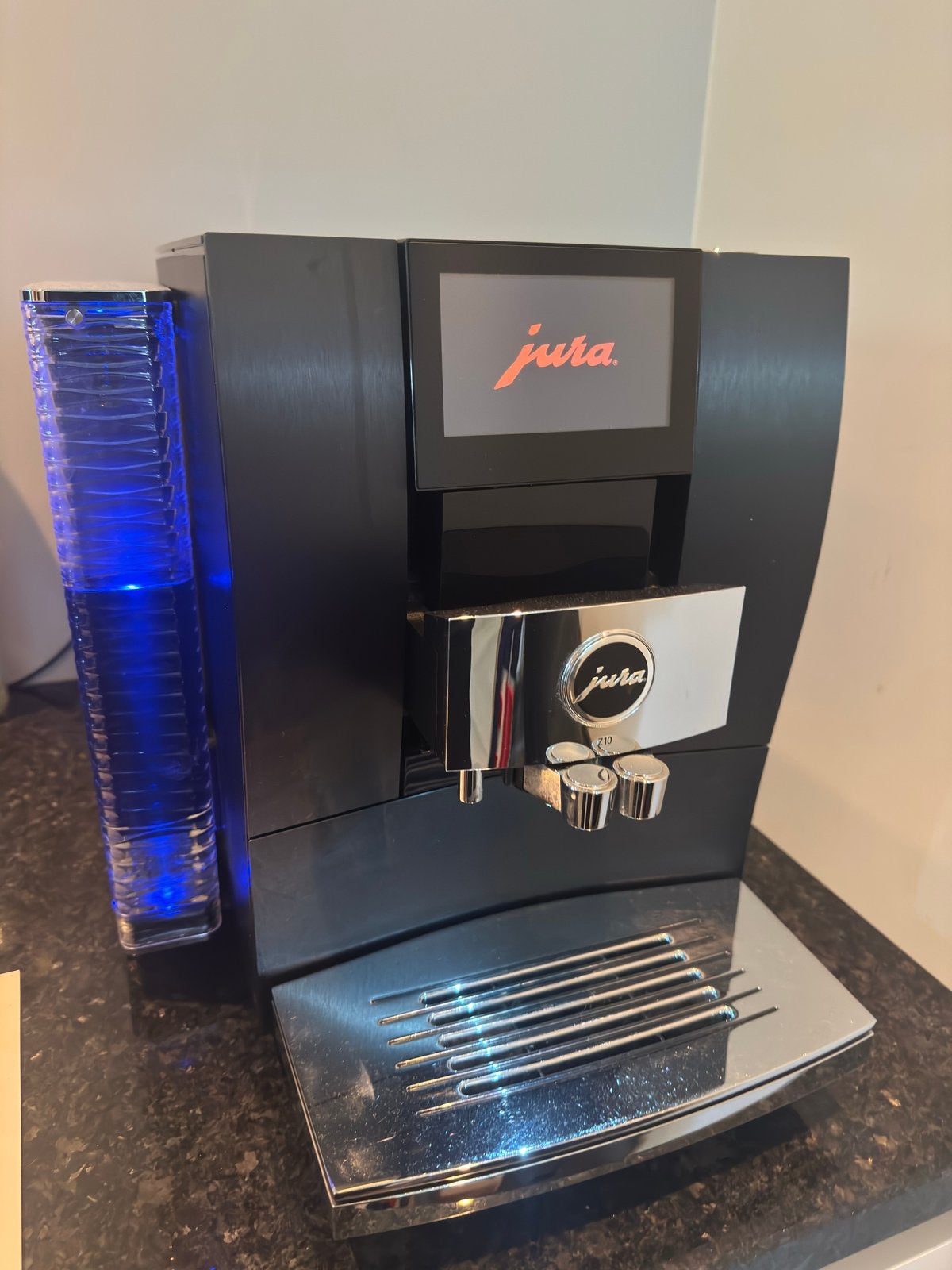 Jura Z10 volautomatische koffiemachine - DARK INOX - zgan, Afneembaar waterreservoir, 10 kopjes of meer, Koffiemachine, Zo goed als nieuw