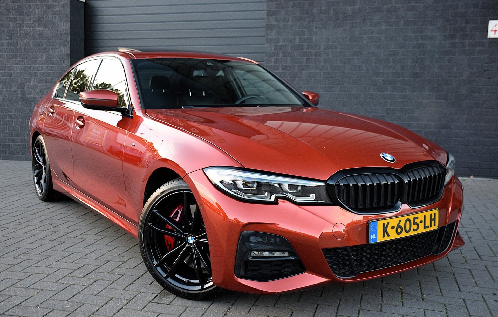 BMW 3-serie 320i High Executive Edition*M-Pakket*DAK*HEAD-UP, Auto's, Achterwielaandrijving, Gebruikt, Bedrijf, 19 km/l