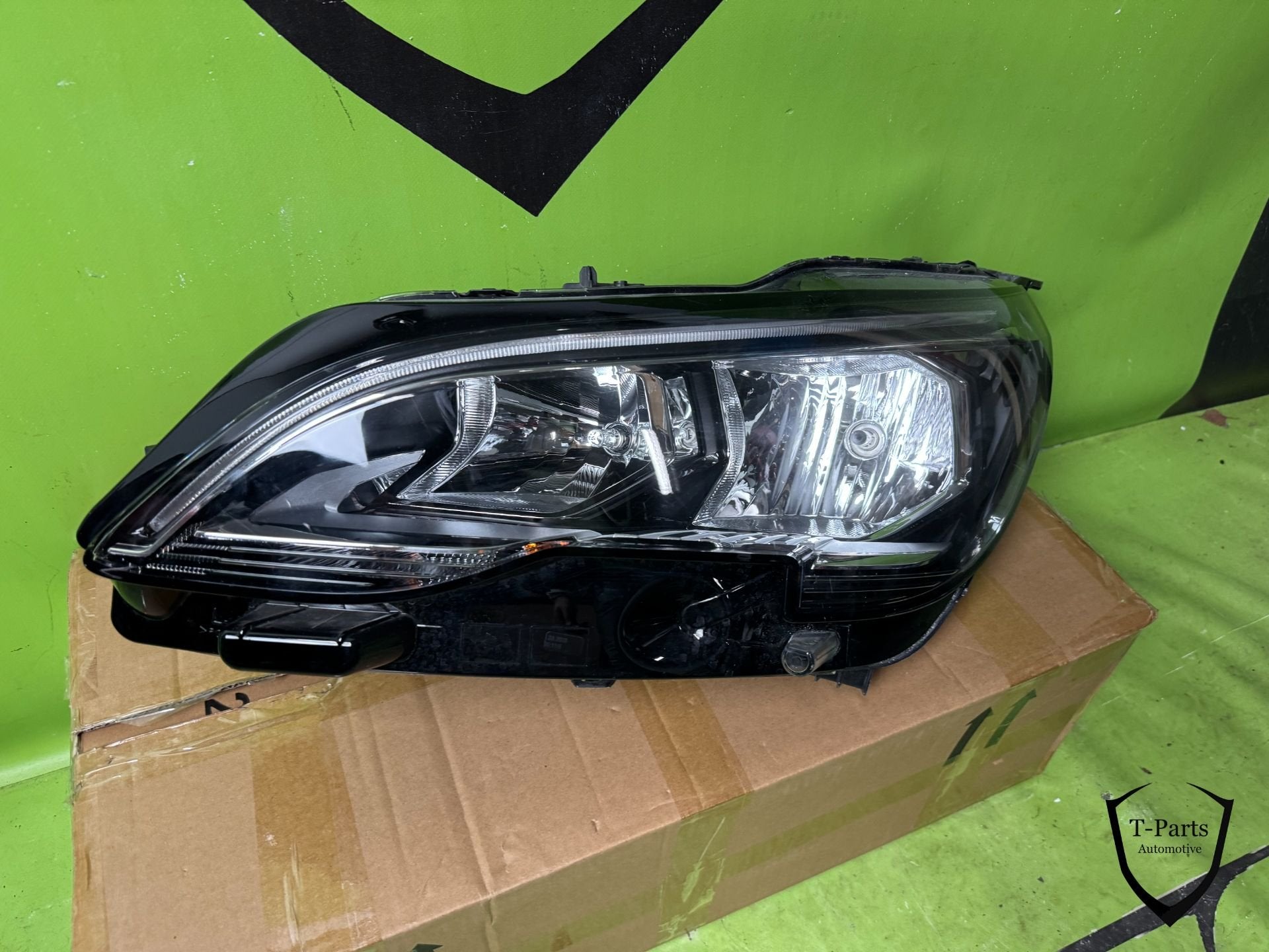 peugeot 3008 koplamp links 9810478180, Taurusavenue 1
2132 LS  Hoofddorp, NL, Gebruikt, Contact.group@renault.com, Stellantis N.V.