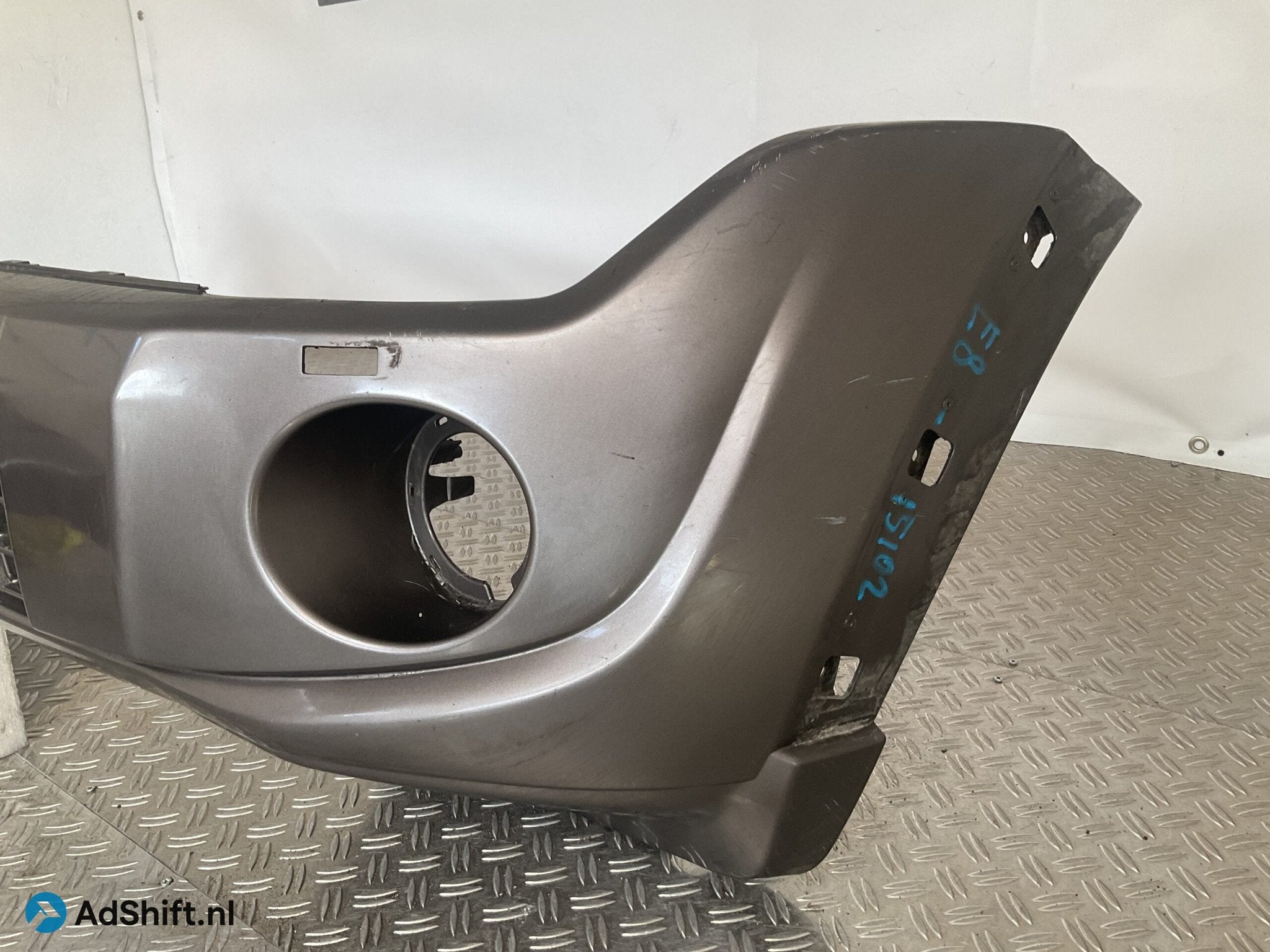 Bumper Mitsubishi Pajero IV 6400D521zz Voorbumper E8-15102z, Bumper