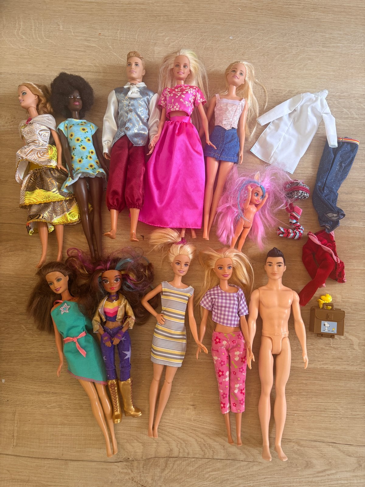 Barbie poppen verzameling, 11 poppen + accesoires, Ophalen of Verzenden, Gebruikt, Barbie