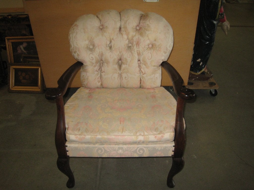 Antiek fauteuiltje met gecapitonneerde rug, Niet ingevuld, Gebruikt, Niet ingevuld, Niet ingevuld