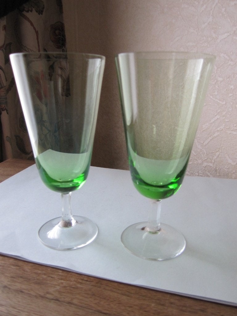 Zes mooie kristal champagne glazen - smaragdgroene kelk, Verzenden