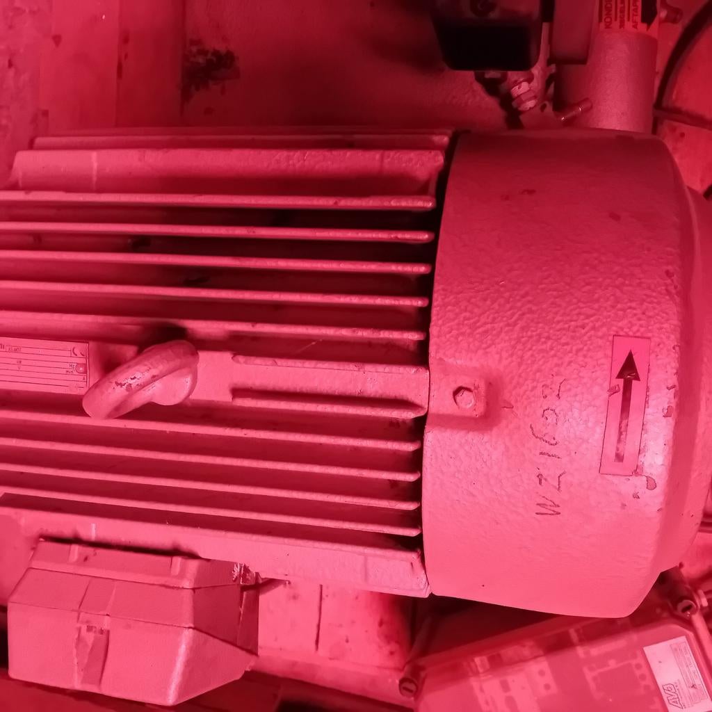 11kw/15pk elektro motor 2900 toeren, Doe-het-zelf en Verbouw, Motoren, Ophalen, Zo goed als nieuw, Elektromotor, 1800 rpm of meer