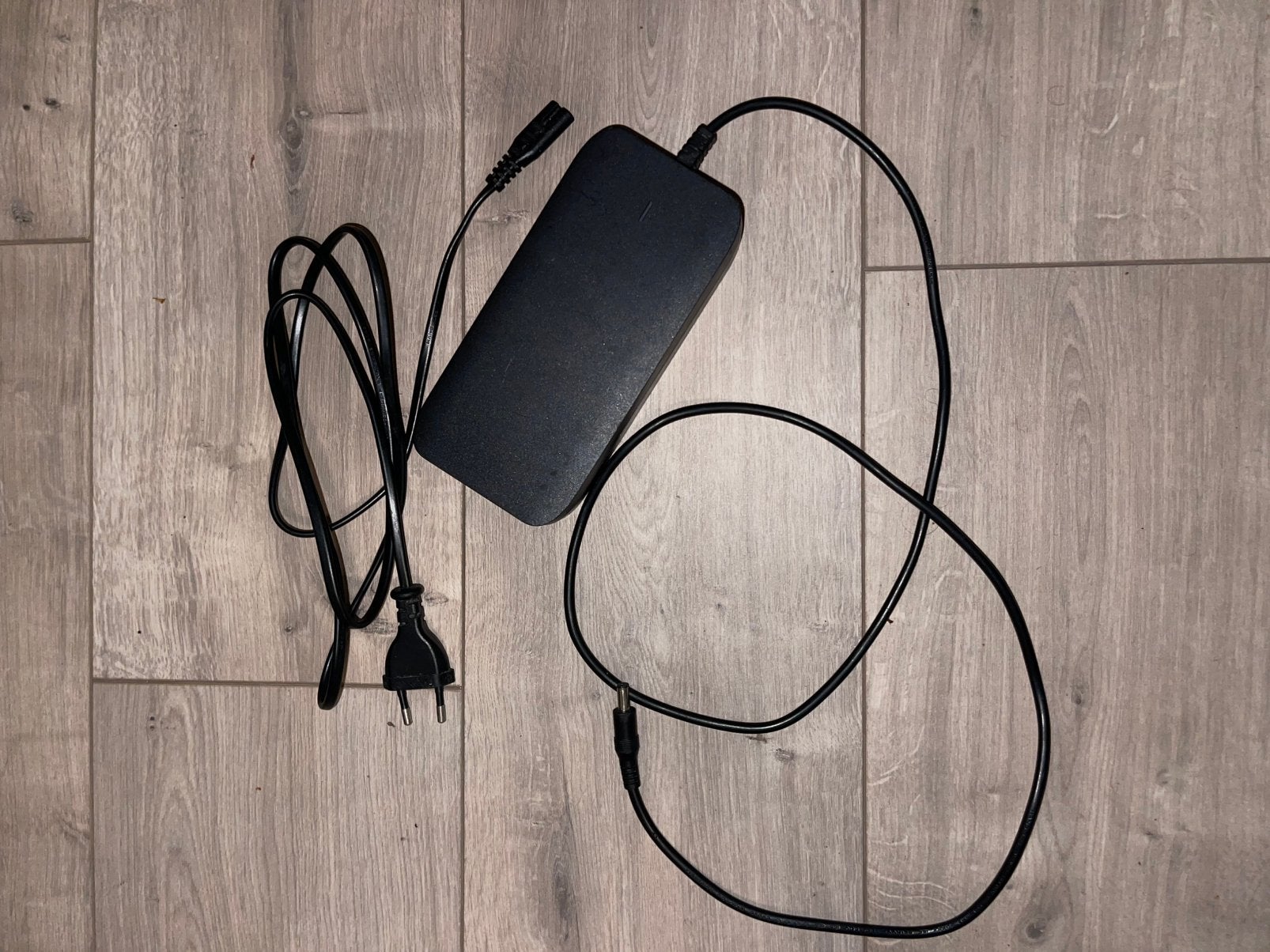 48V Fatbike Charger – 54.6V 2A, Zo goed als nieuw
