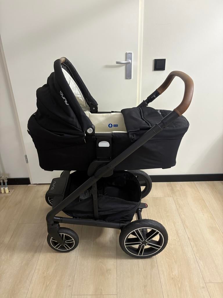 Nuna Mixx Next Kinderwagen inclusief reiswieg– Kleur Caviar, Kinderen en Baby's, Ophalen, Zo goed als nieuw, Overige merken
